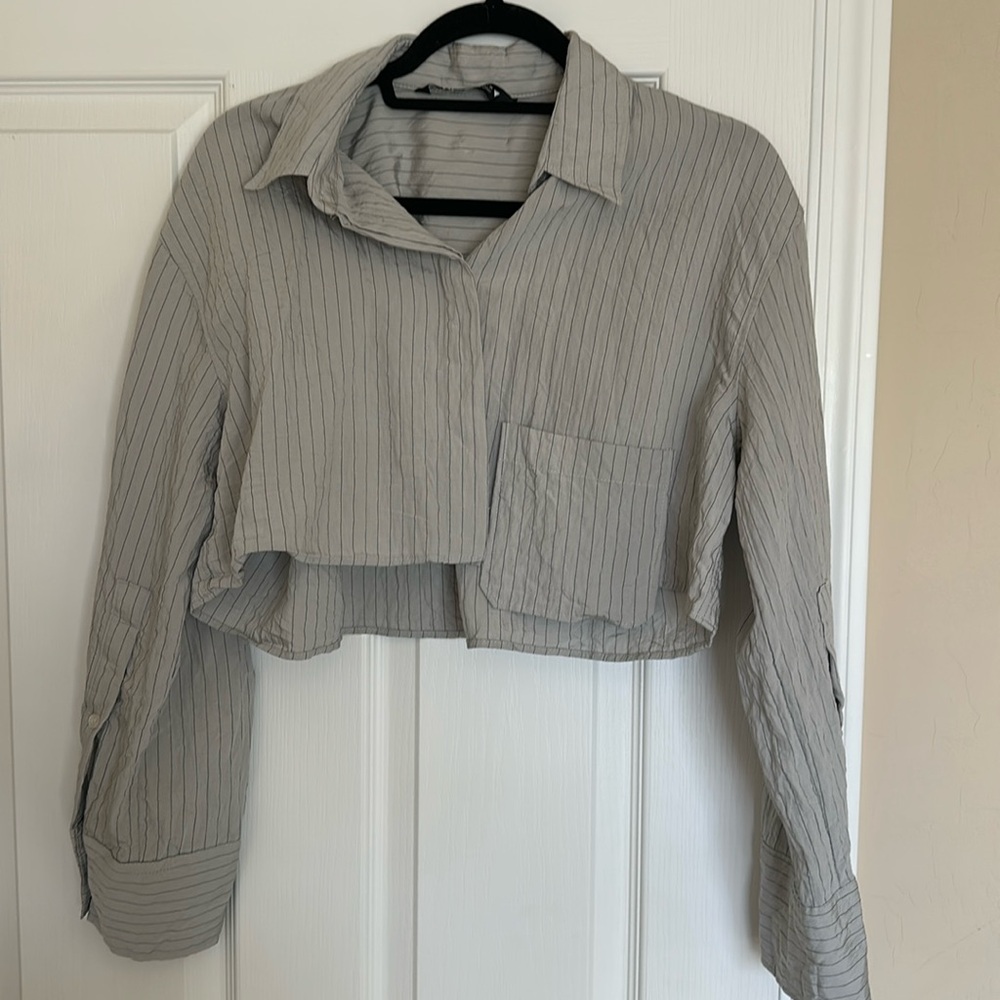 Zara crop button up top